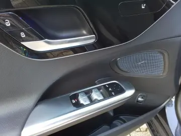 C 220 d DIGITAL NIGHT DISTRONIC 360  AVANTGARDE