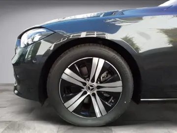 C 220 d DIGITAL NIGHT DISTRONIC 360  AVANTGARDE