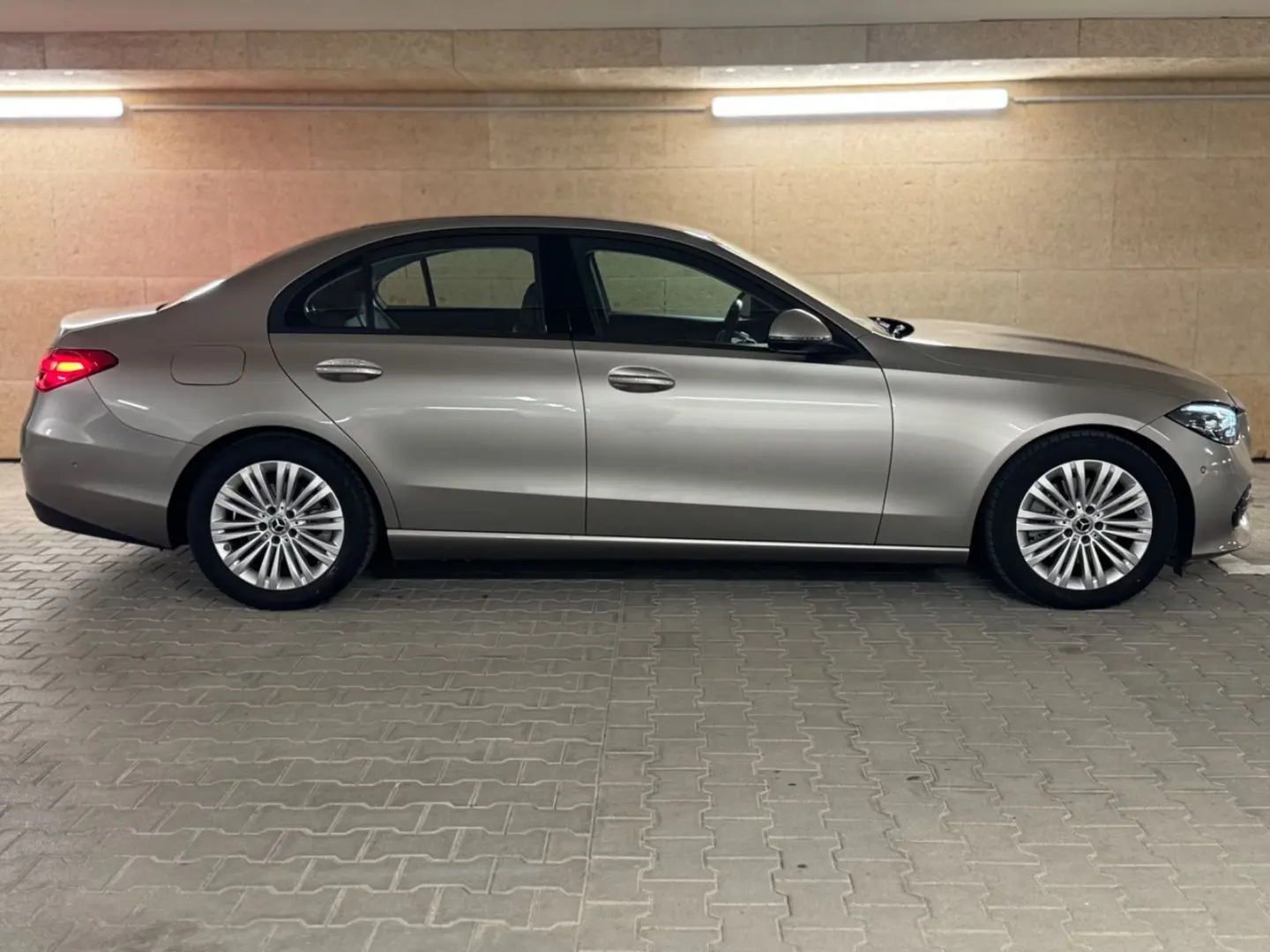 C 200 d Lim. LED KAM TWA SPUR AFA MBUX LEDER