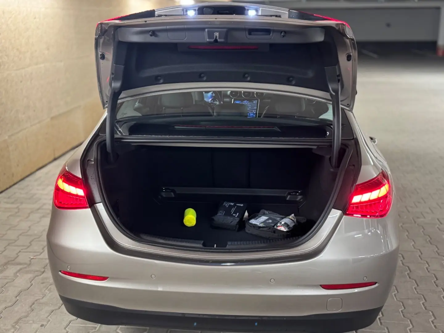 C 200 d Lim. LED KAM TWA SPUR AFA MBUX LEDER