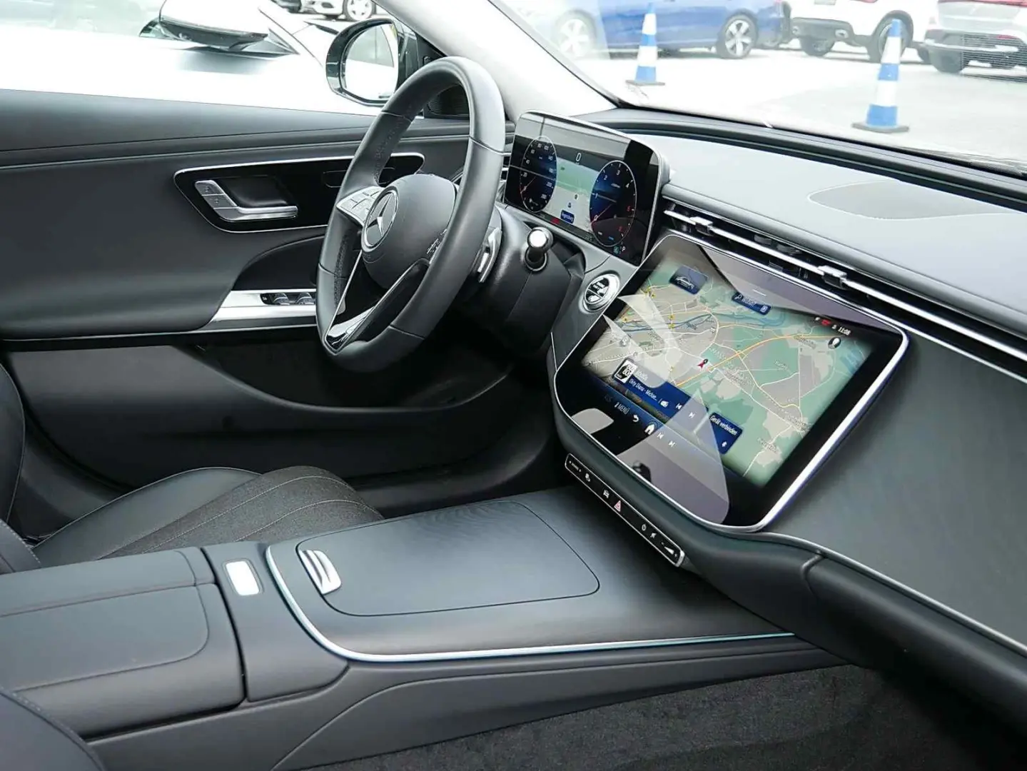 E 220 d Limo AVANTGARDE PANO AHK WinterPak DISTR