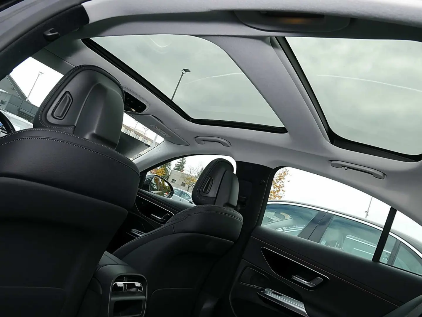 E 220 d Limo AVANTGARDE PANO AHK WinterPak DISTR