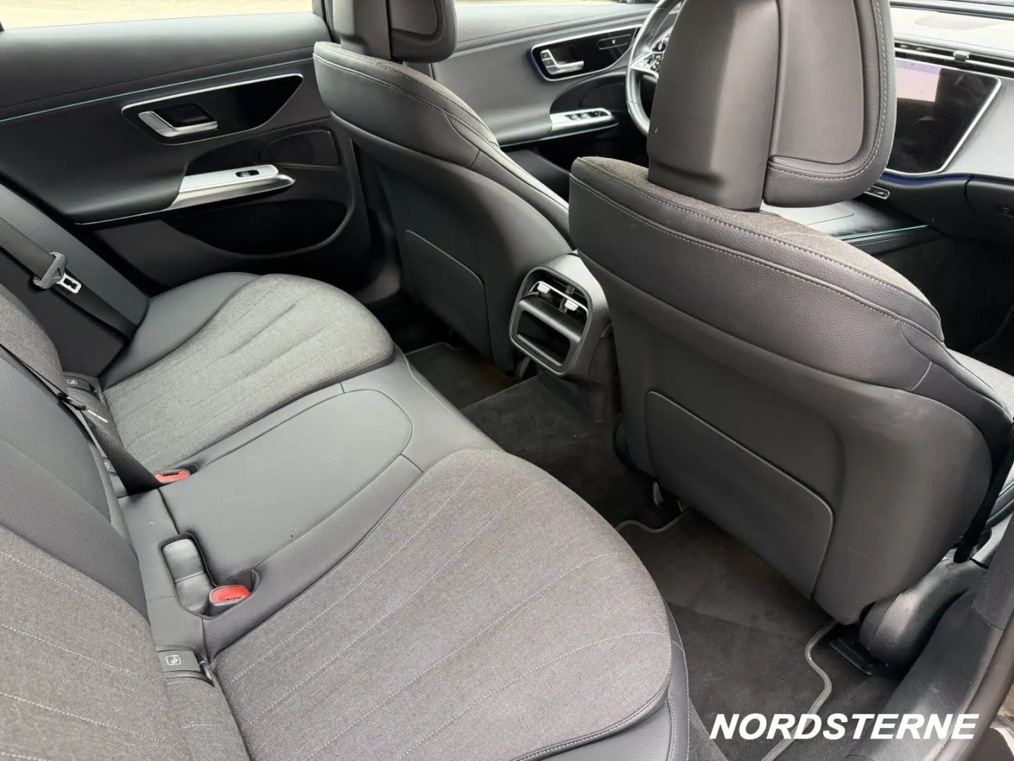 E 220 d Limousine AVANTGARDE AHK R.KAM LED DAB