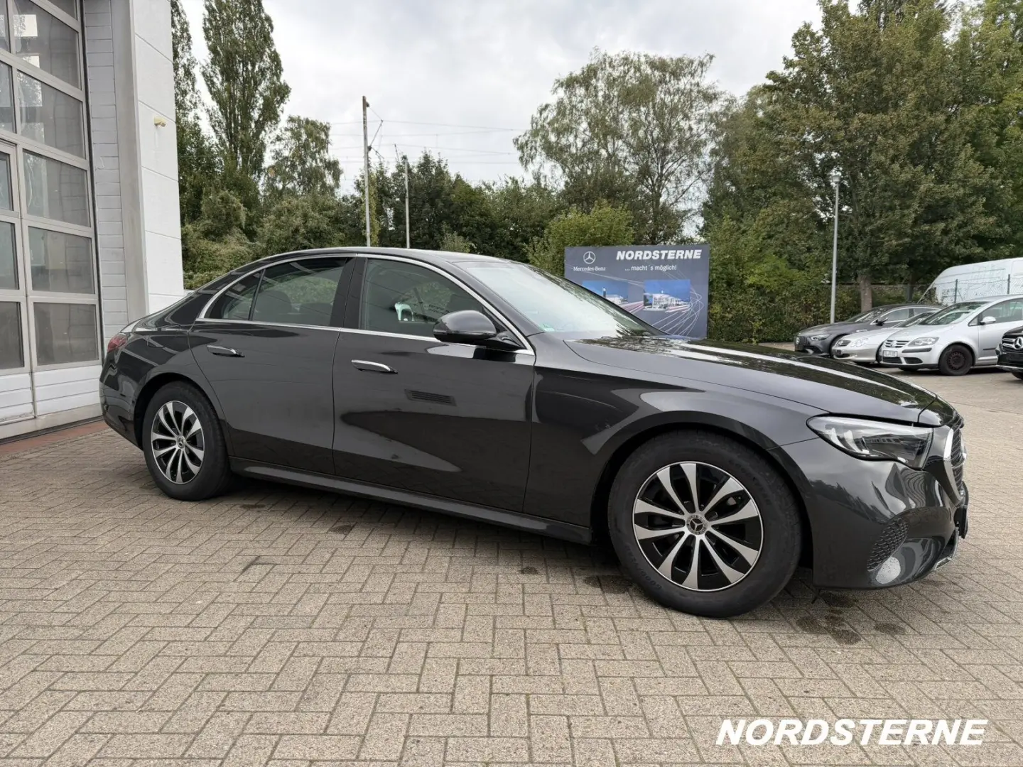 E 220 d Limousine AVANTGARDE AHK R.KAM LED DAB