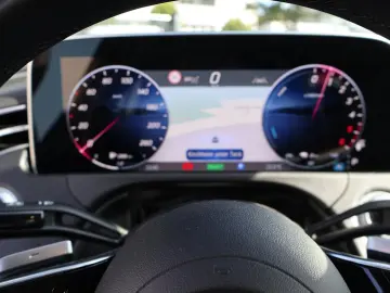 E 300 de 4Matic Avantgarde Adv. KeyGo-Kamera-LED