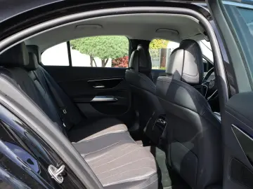 E 300 de 4Matic Avantgarde Adv. KeyGo-Kamera-LED