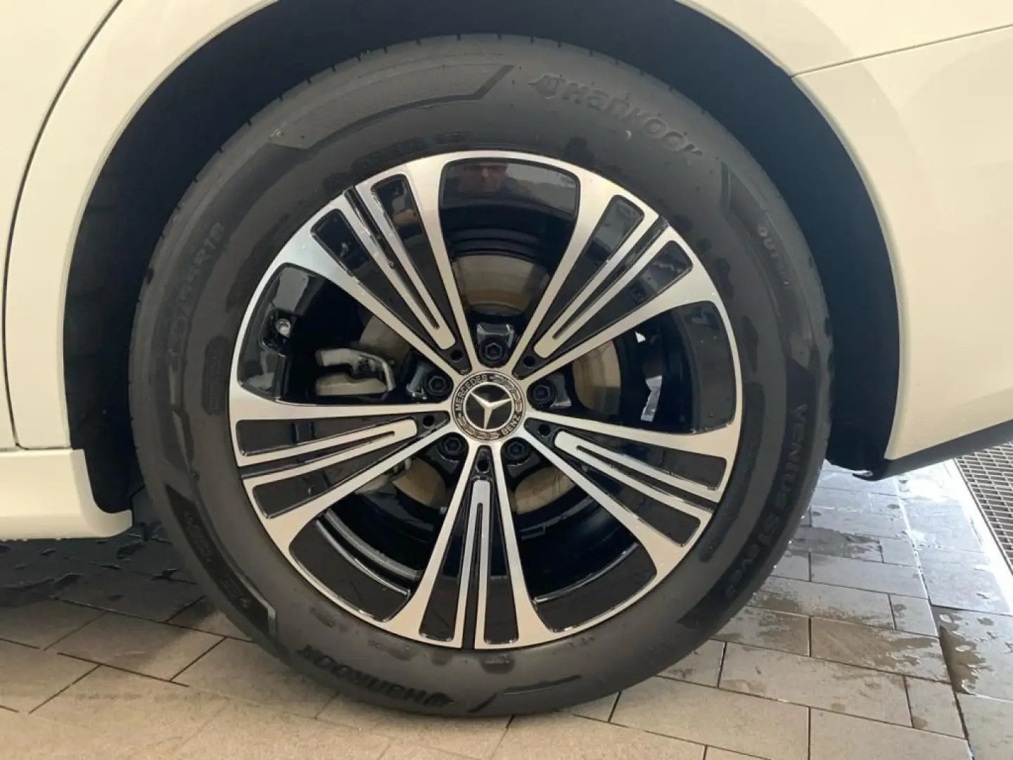 E 200 Limousine Avantgarde  Panoramadach  AHV