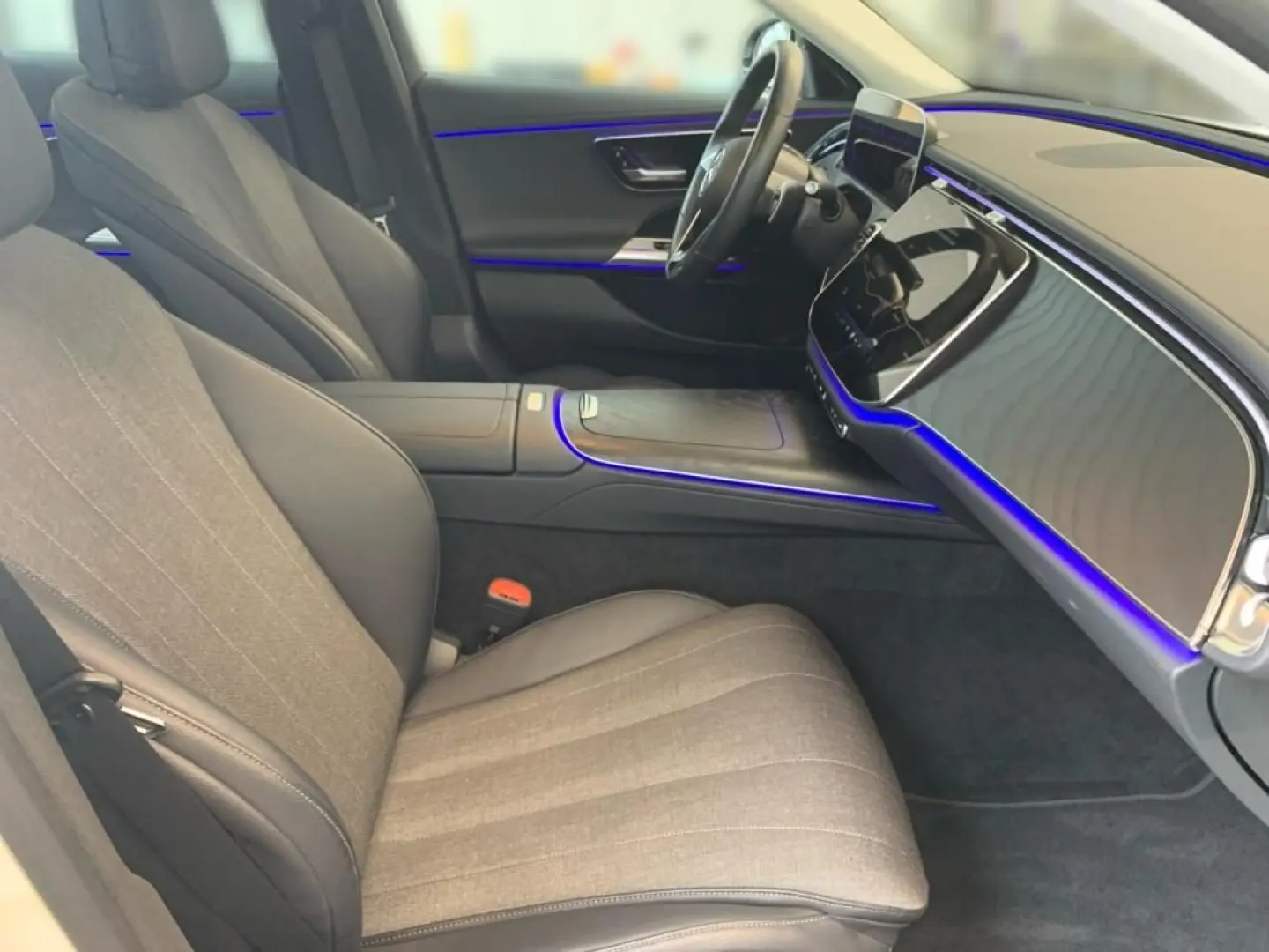 E 200 Limousine Avantgarde  Panoramadach  AHV