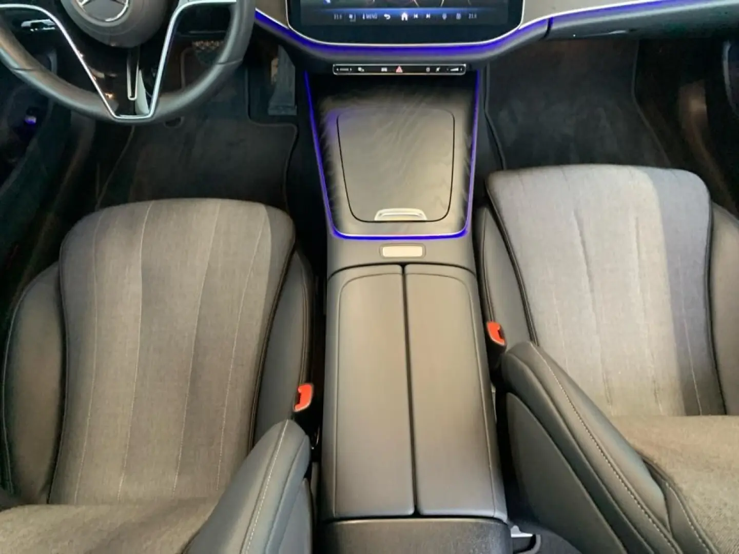 E 200 Limousine Avantgarde  Panoramadach  AHV