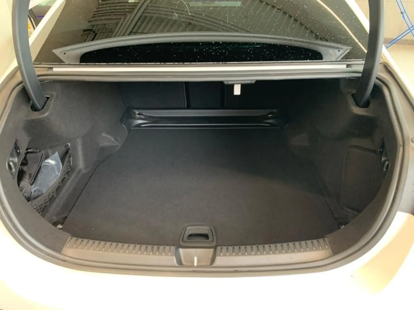 E 200 Limousine Avantgarde  Panoramadach  AHV