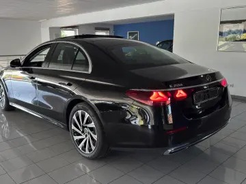 E 200 Avantgarde Panorama DISTRONIC KEYLESS-GO