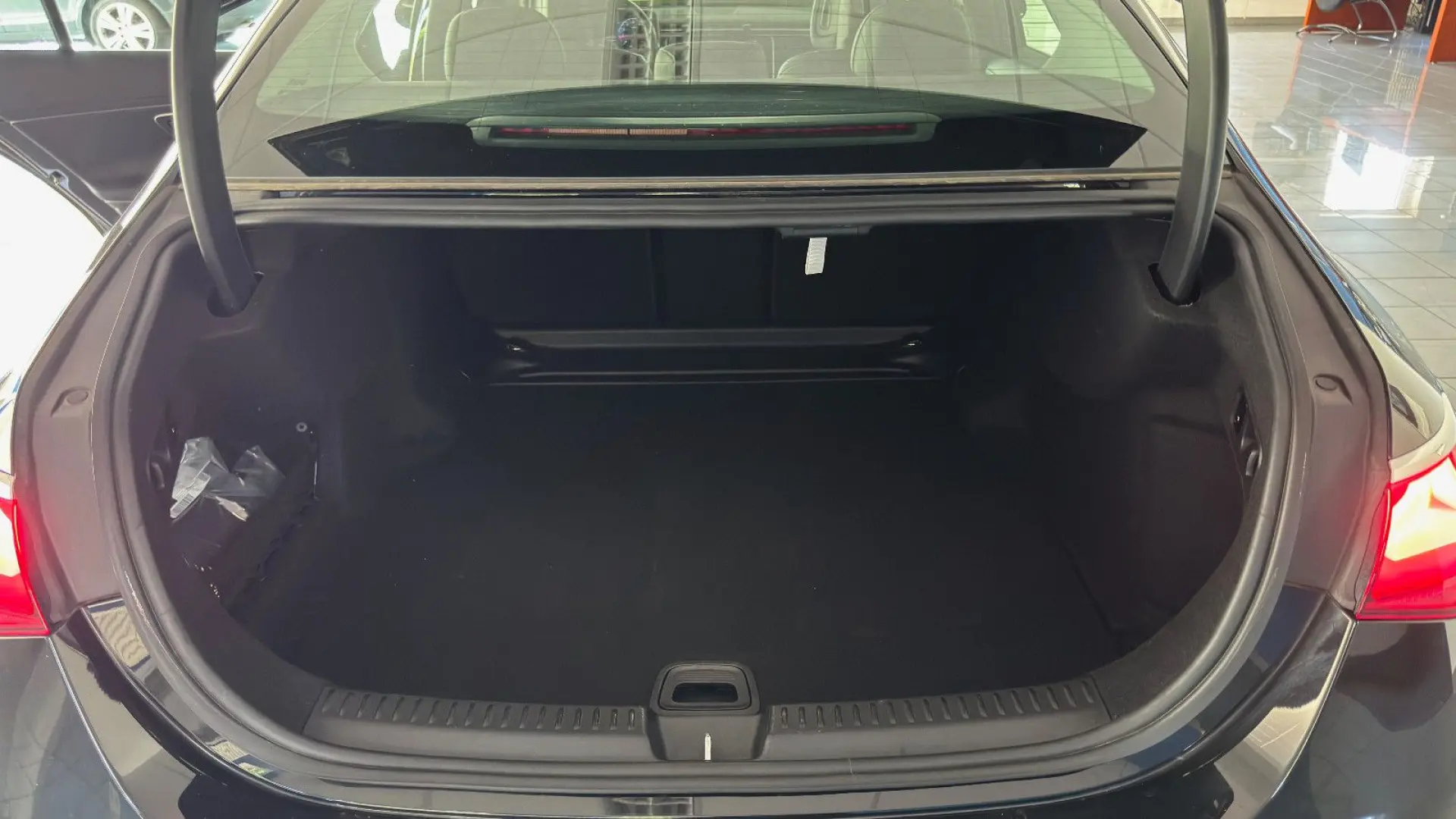 E 200 Avantgarde Panorama DISTRONIC KEYLESS-GO