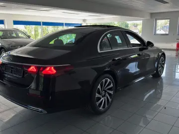 E 200 Avantgarde Panorama DISTRONIC KEYLESS-GO