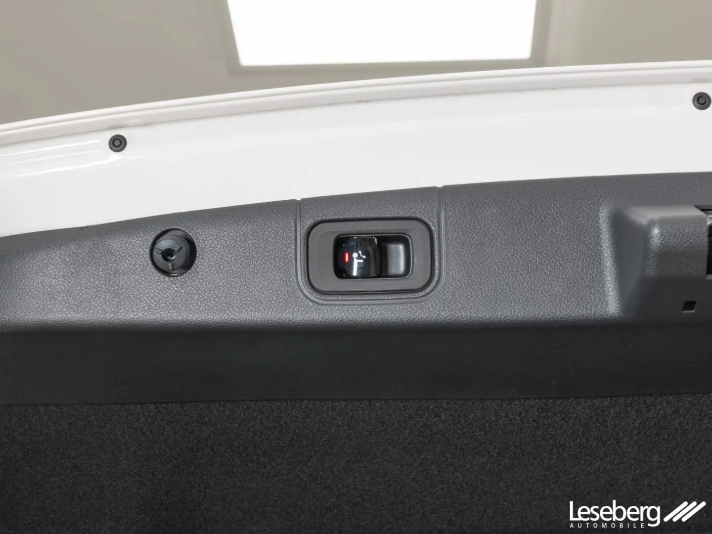 E 200 4M AMG DIG.LIGHT AHK Pano Ambiente Distro