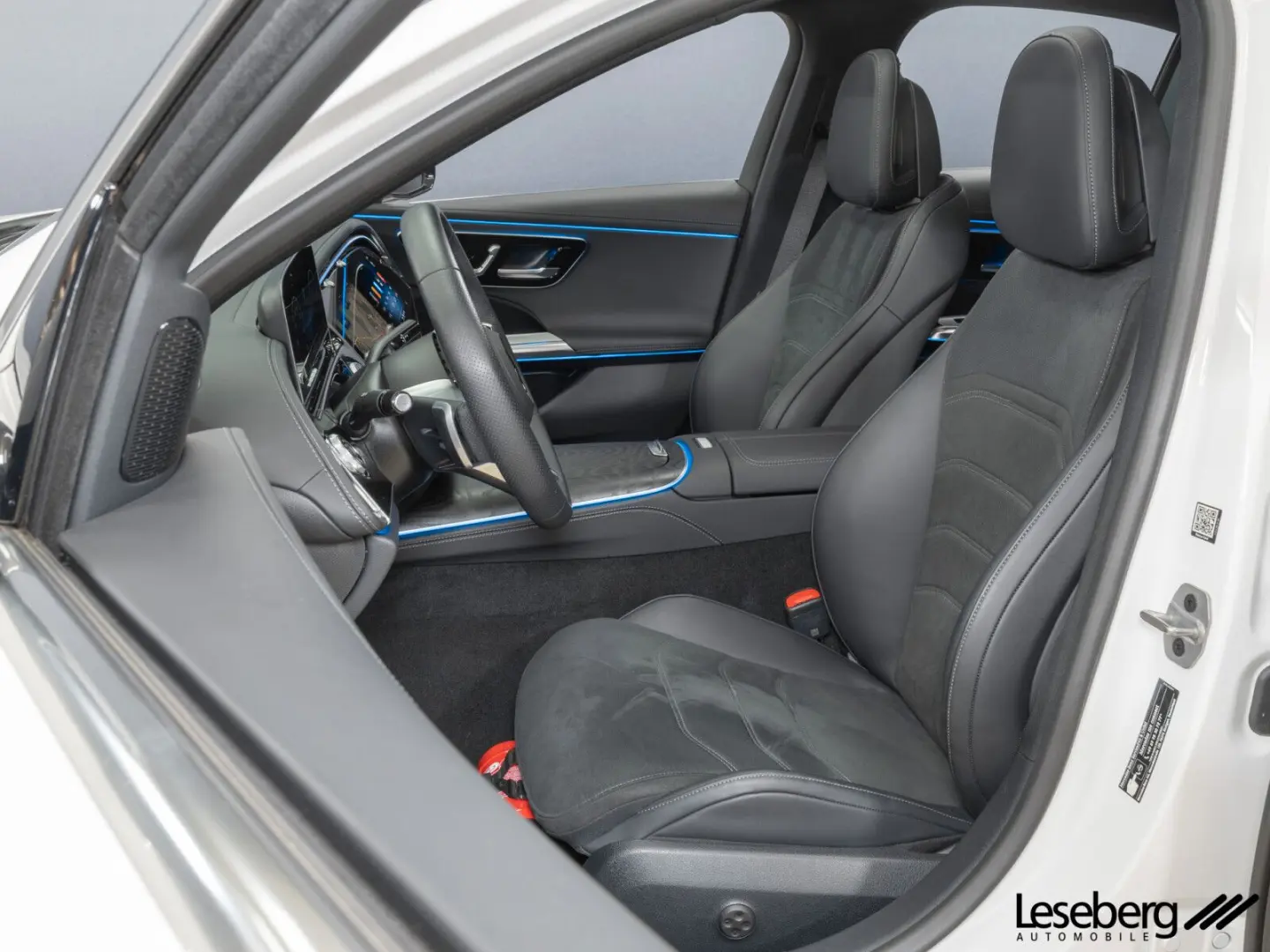 E 200 4M AMG DIG.LIGHT AHK Pano Ambiente Distro