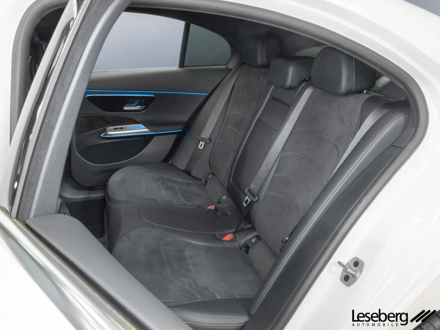 E 200 4M AMG DIG.LIGHT AHK Pano Ambiente Distro