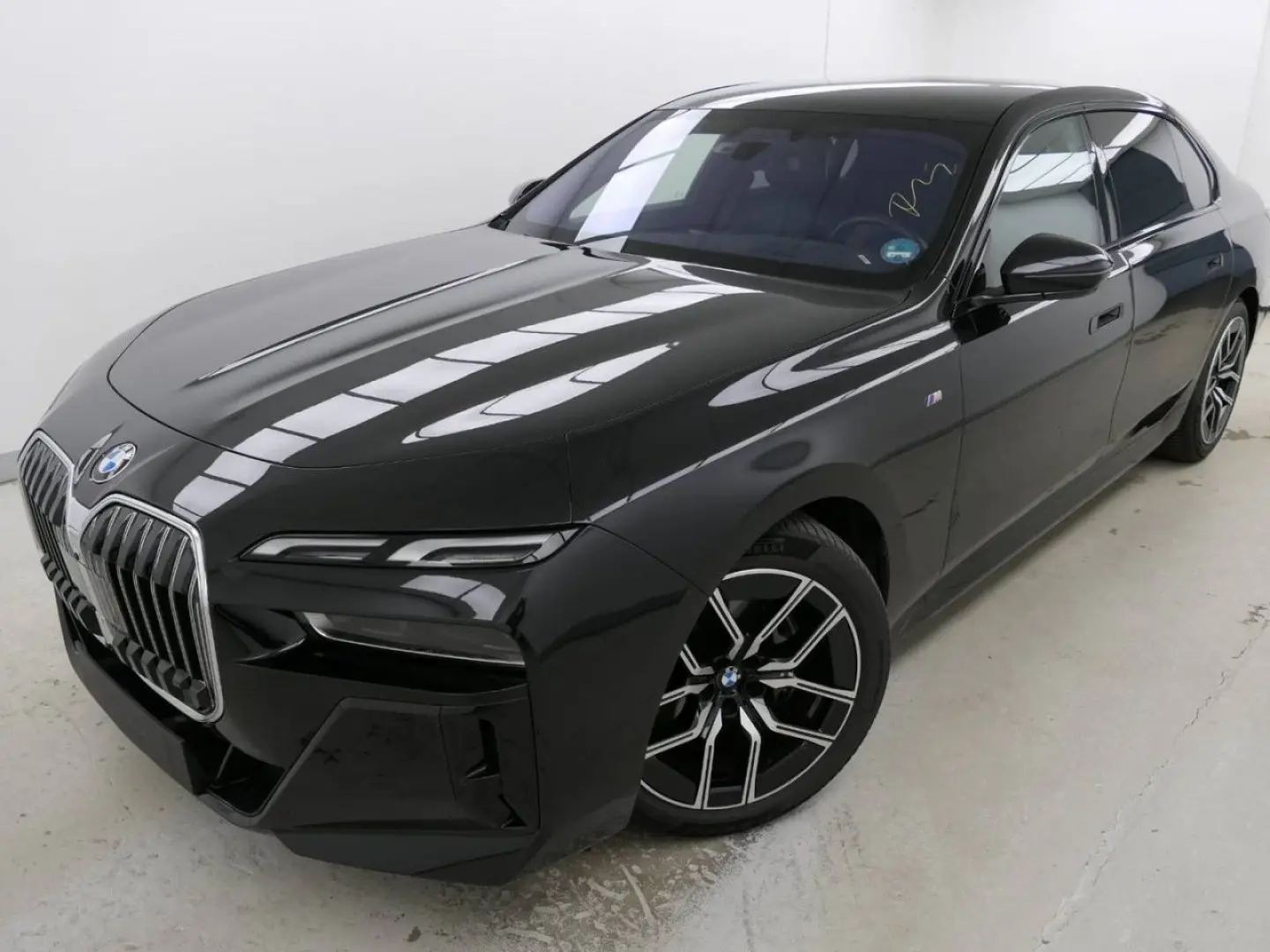 740d xDrive M SPORT SkyL DAPro PAPro Sthzg B&W