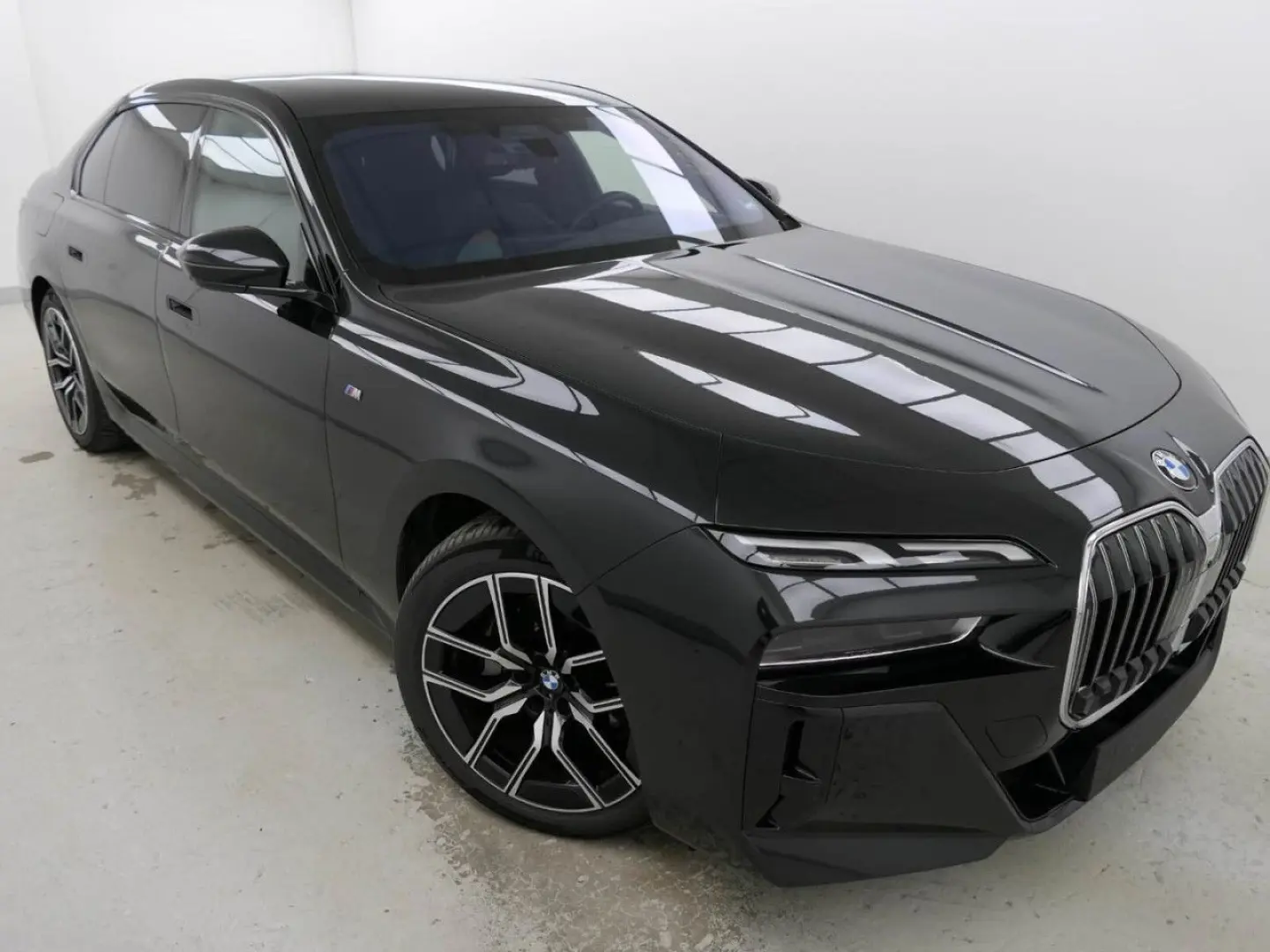 740d xDrive M SPORT SkyL DAPro PAPro Sthzg B&W