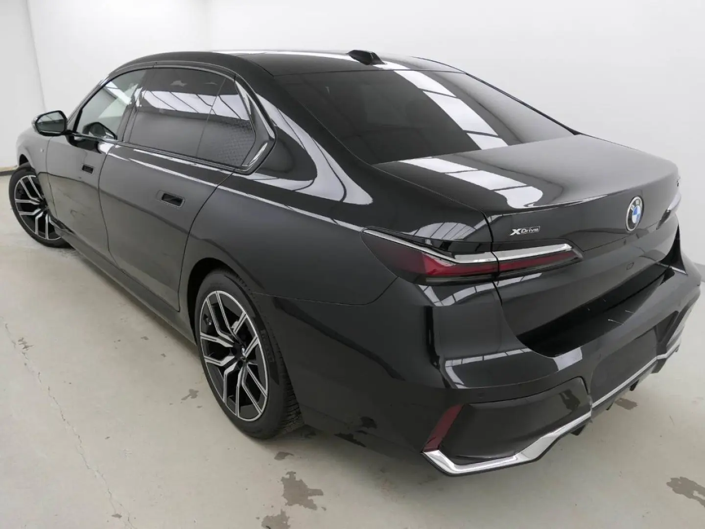 740d xDrive M SPORT SkyL DAPro PAPro Sthzg B&W