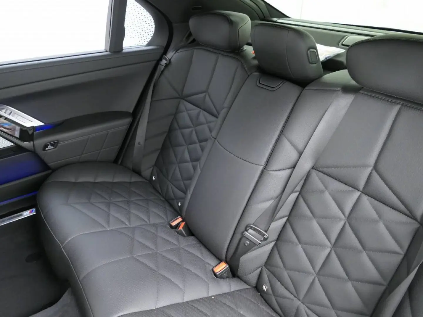 740d xdr M Sport StHz Sky DAPro PAPro AHK Iconic