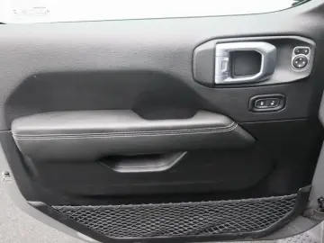 Wrangler 2.0 T-GDI Unlimited Sahara Overland