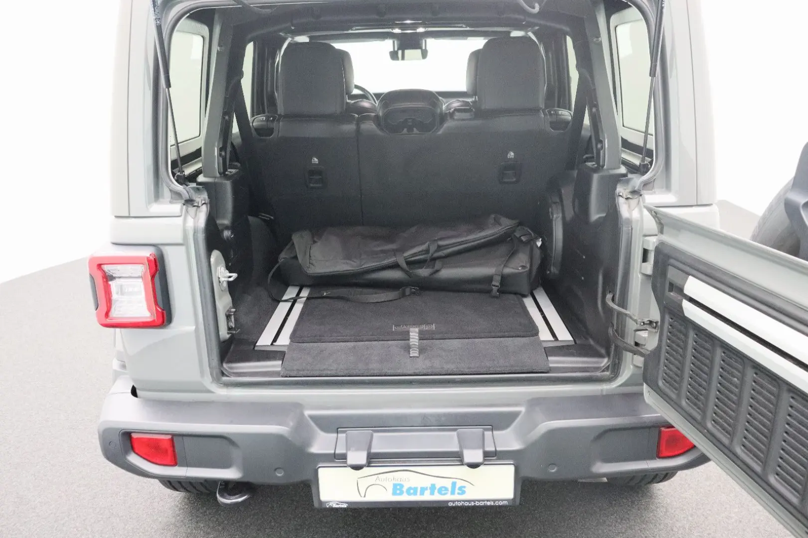 Wrangler 2.0 T-GDI Unlimited Sahara Overland