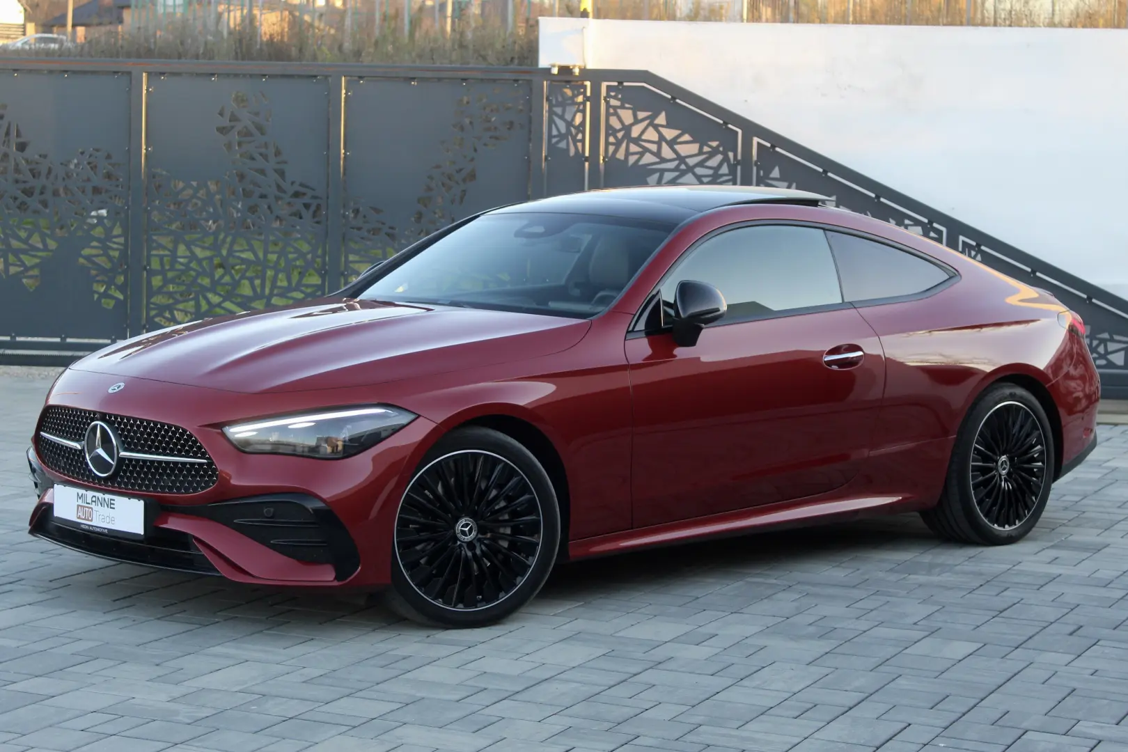 Milanne Auto Trade - TVA Inclus - Fara Daune - Istoric