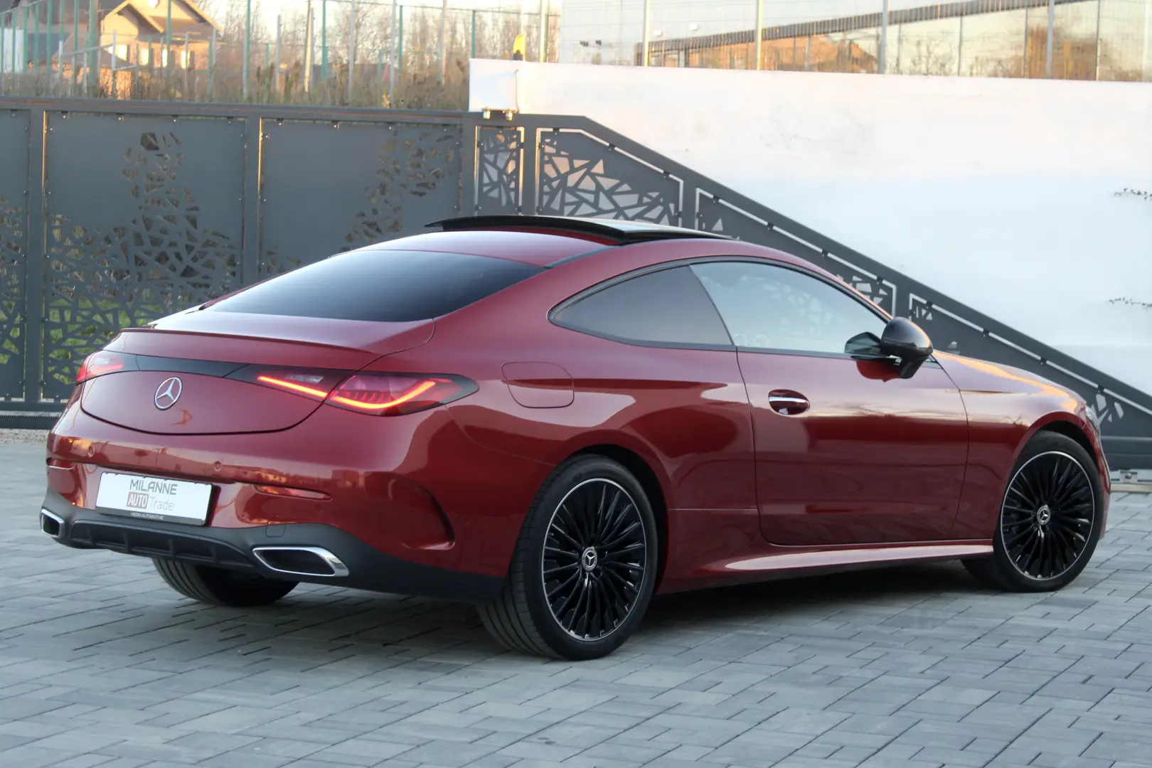 Milanne Auto Trade - TVA Inclus - Fara Daune - Istoric