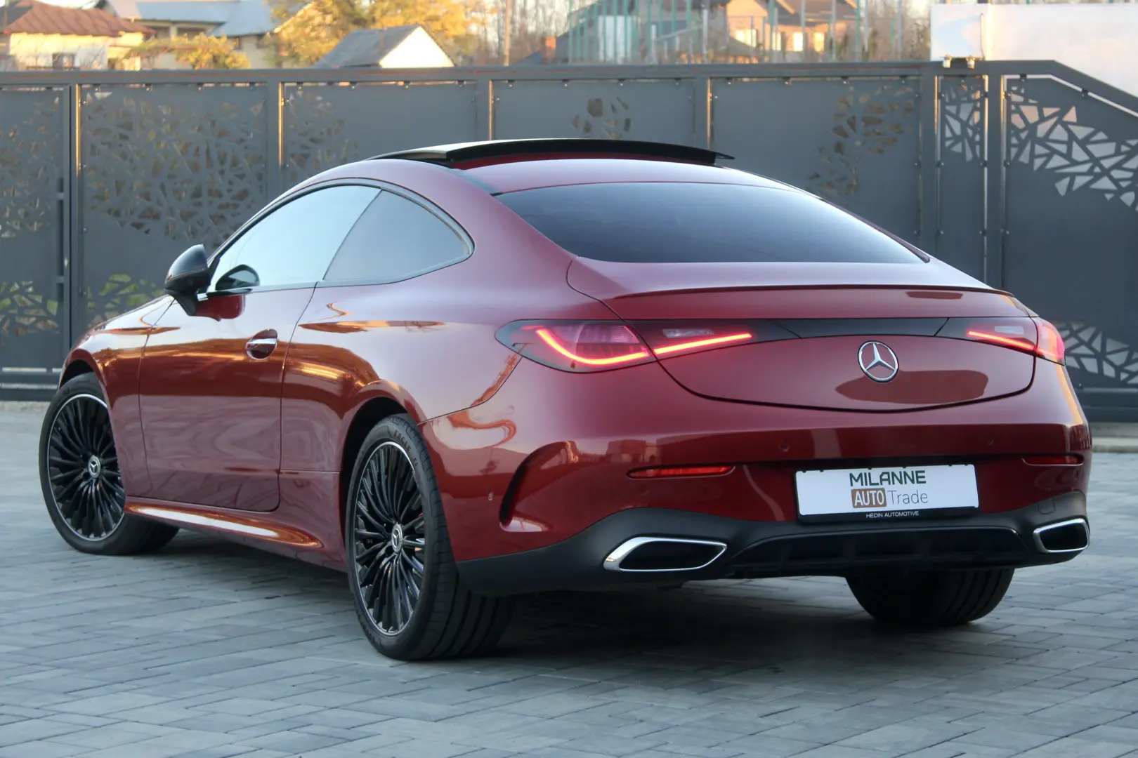 Milanne Auto Trade - TVA Inclus - Fara Daune - Istoric