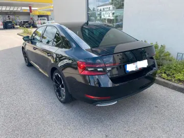 Superb Lim. SPORTLINE iV MATRIX VIRTU CANTON ACC