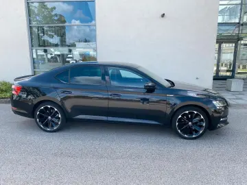 Superb Lim. SPORTLINE iV MATRIX VIRTU CANTON ACC