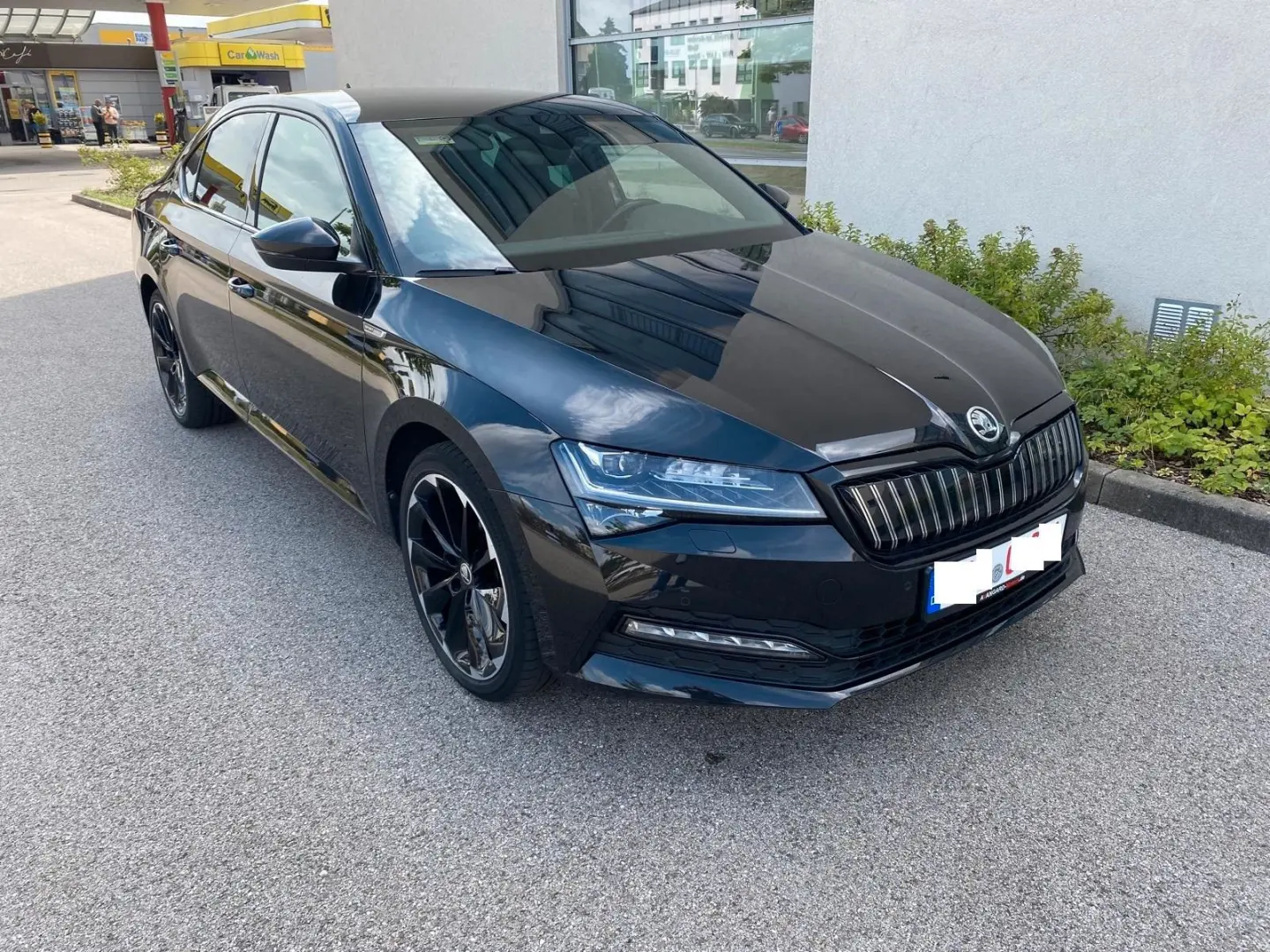 Superb Lim. SPORTLINE iV MATRIX VIRTU CANTON ACC