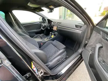 Superb Lim. SPORTLINE iV MATRIX VIRTU CANTON ACC