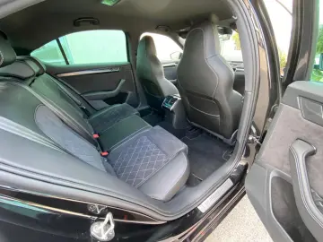 Superb Lim. SPORTLINE iV MATRIX VIRTU CANTON ACC