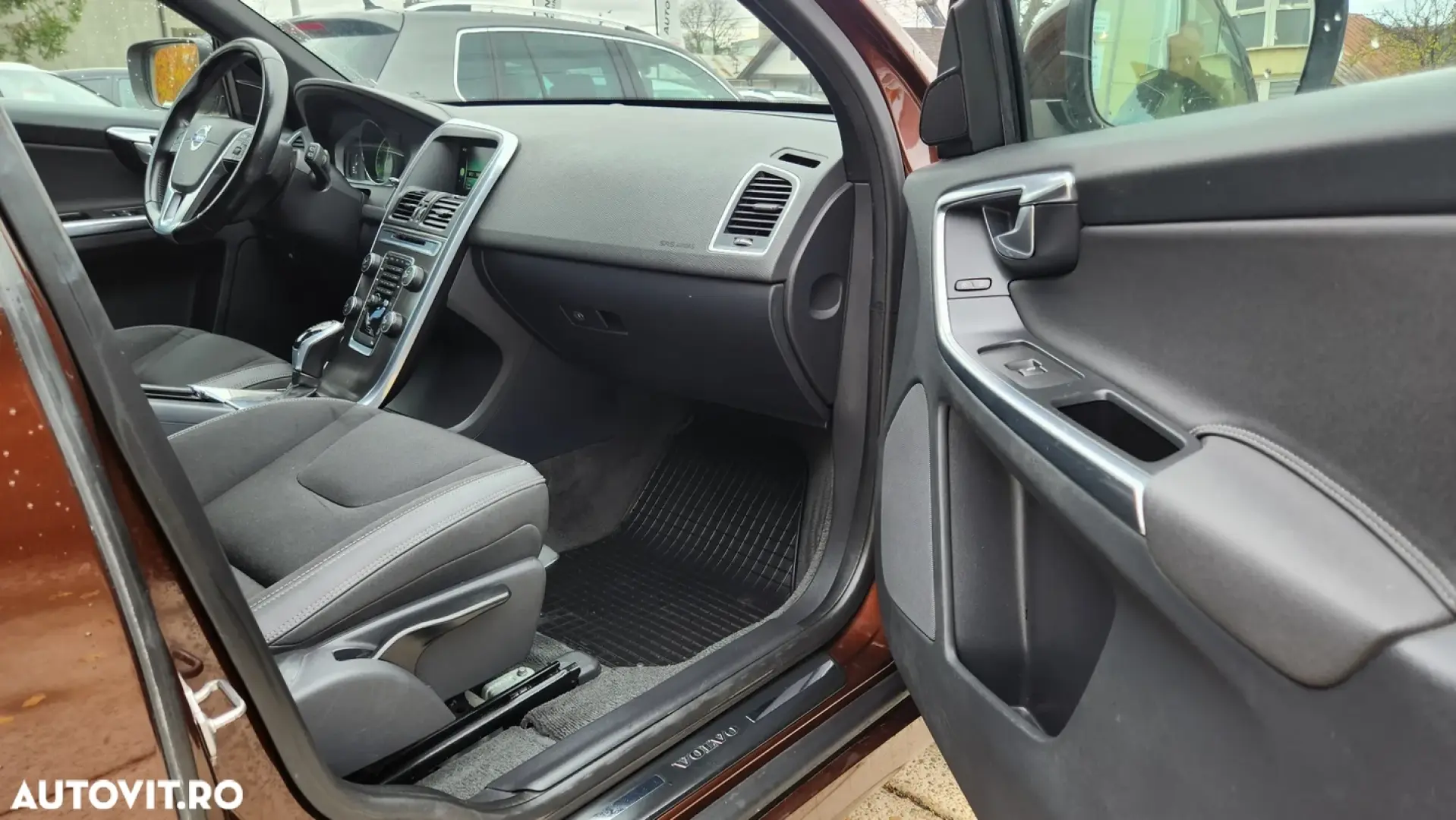 Volvo XC 60 D5 AWD Geartronic Momentum