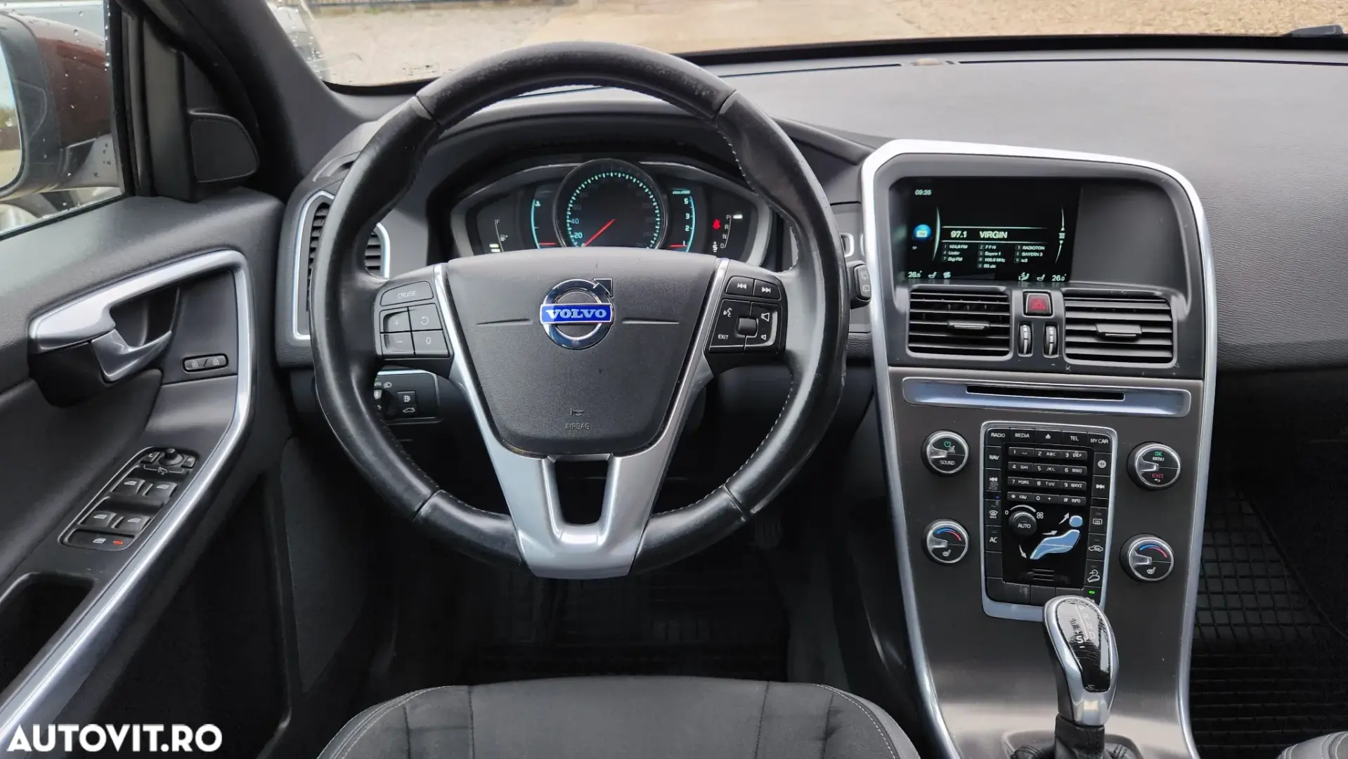 Volvo XC 60 D5 AWD Geartronic Momentum