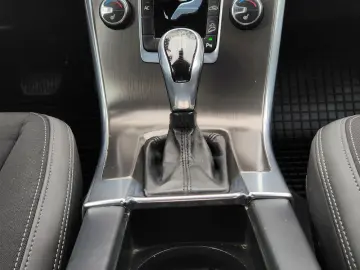 Volvo XC 60 D5 AWD Geartronic Momentum