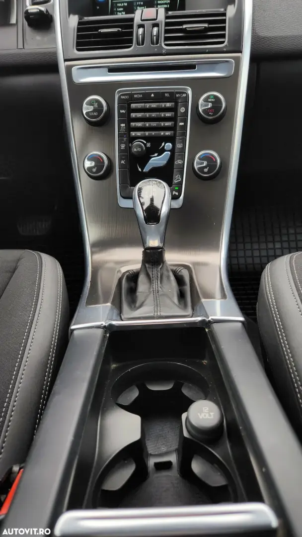 Volvo XC 60 D5 AWD Geartronic Momentum