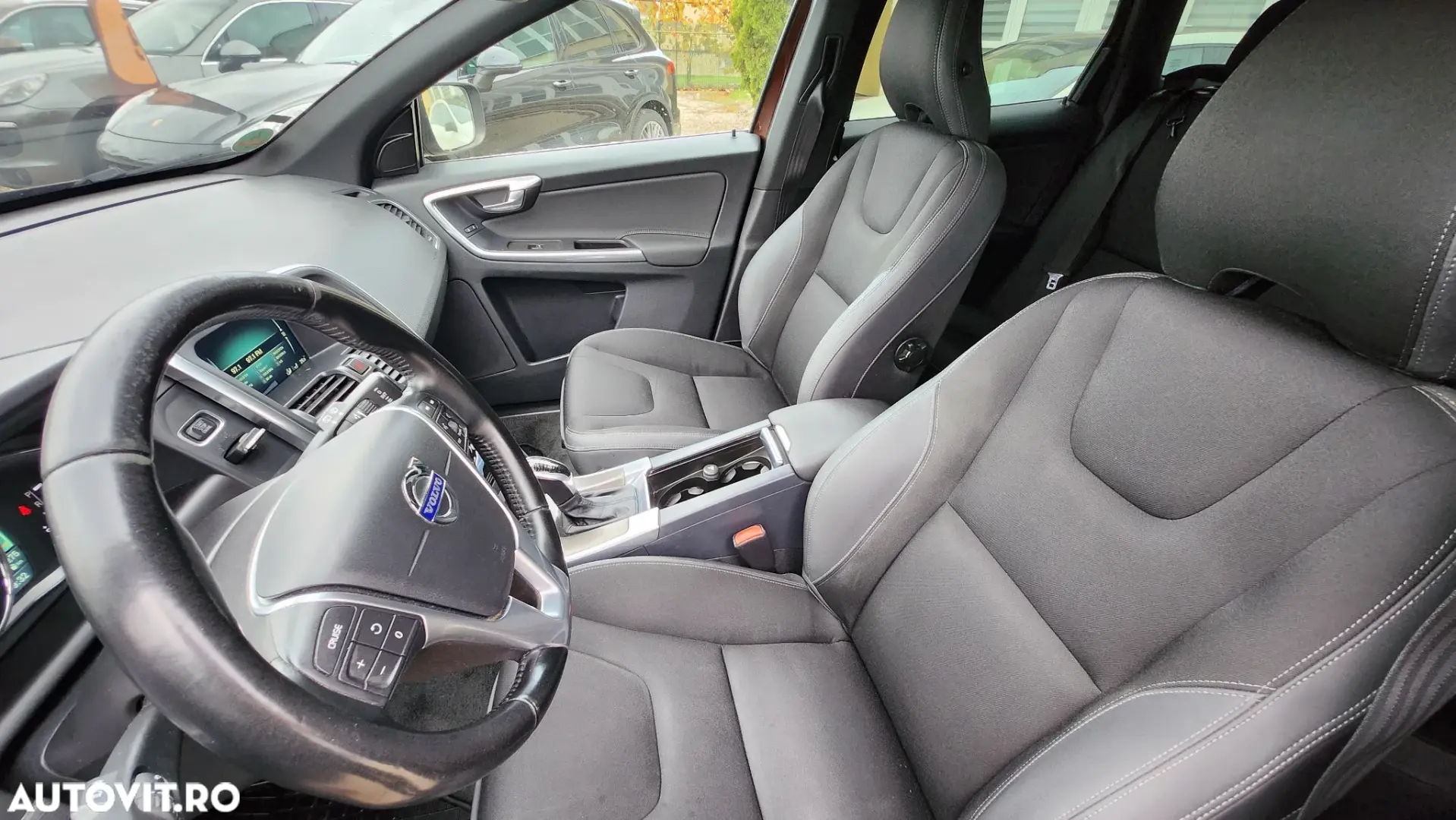 Volvo XC 60 D5 AWD Geartronic Momentum