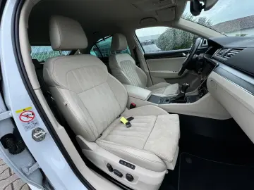 Superb Lim 2.0TDI Style Navi Leder Virtual