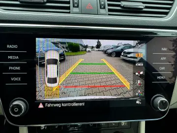 Superb Lim 2.0TDI Style Navi Leder Virtual