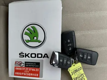 Superb Lim 2.0TDI Style Navi Leder Virtual