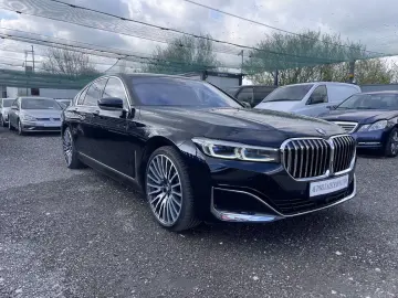 BMW 740i