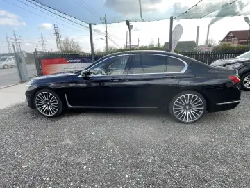 BMW 740i