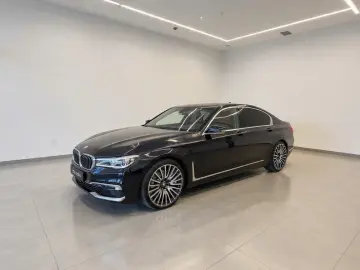 BMW 740i
