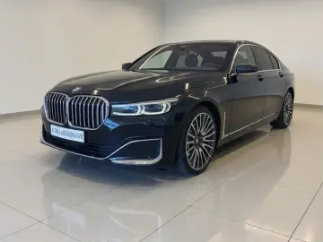 BMW 740i