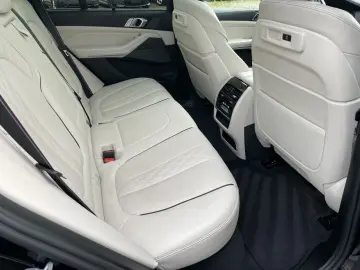 X5 M50i A M-Sport Gestiksr HUD Navi HK-HiFi Pano