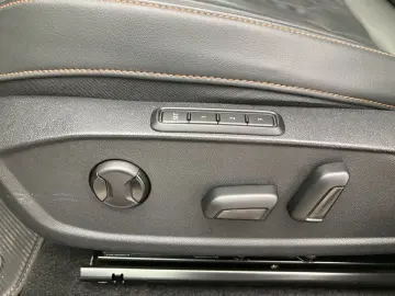 FORMENTOR VZ 1.5 e-HYBRID DSG  CCS NAVI ACC PDC