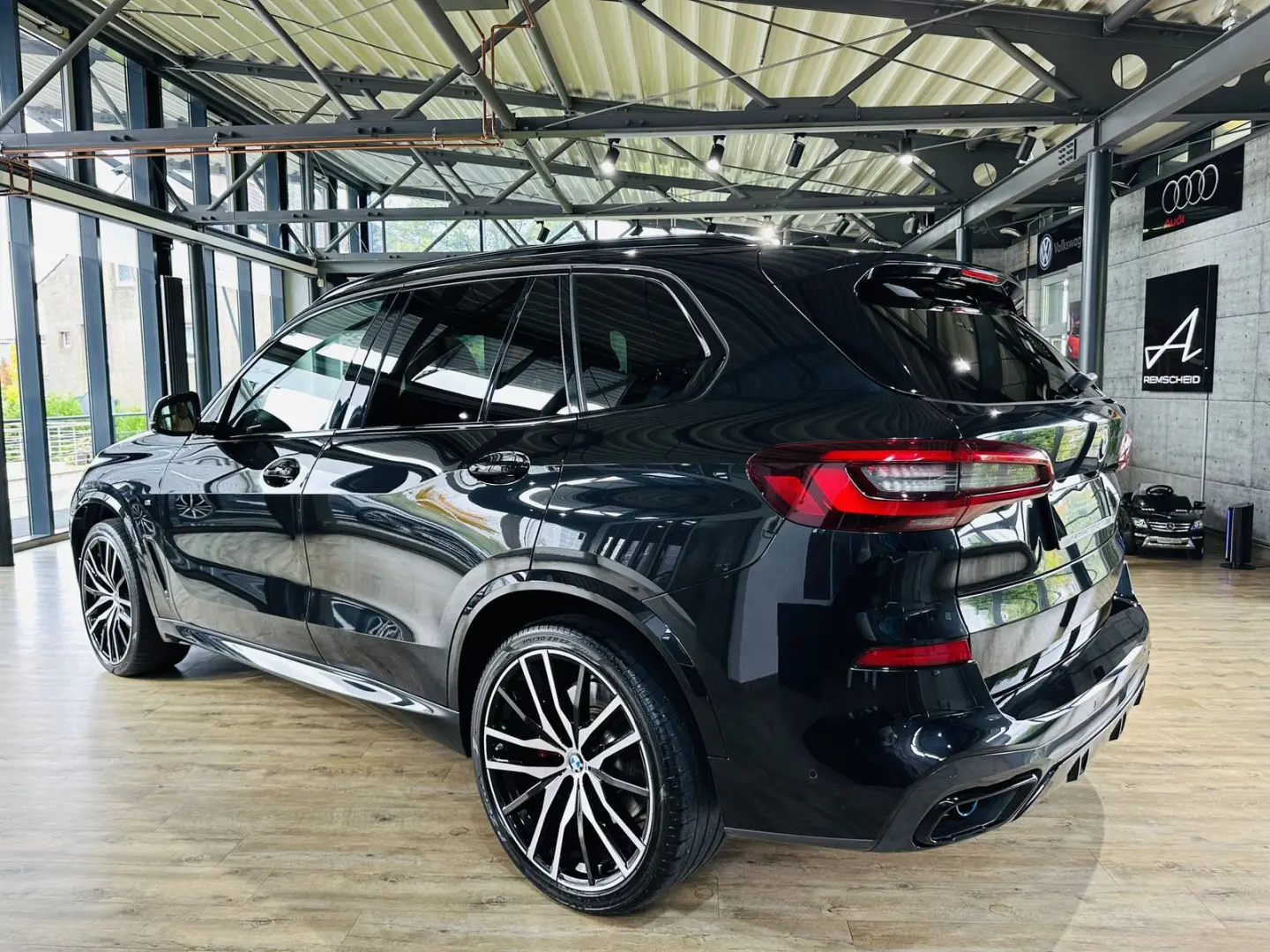 X5 M50 i