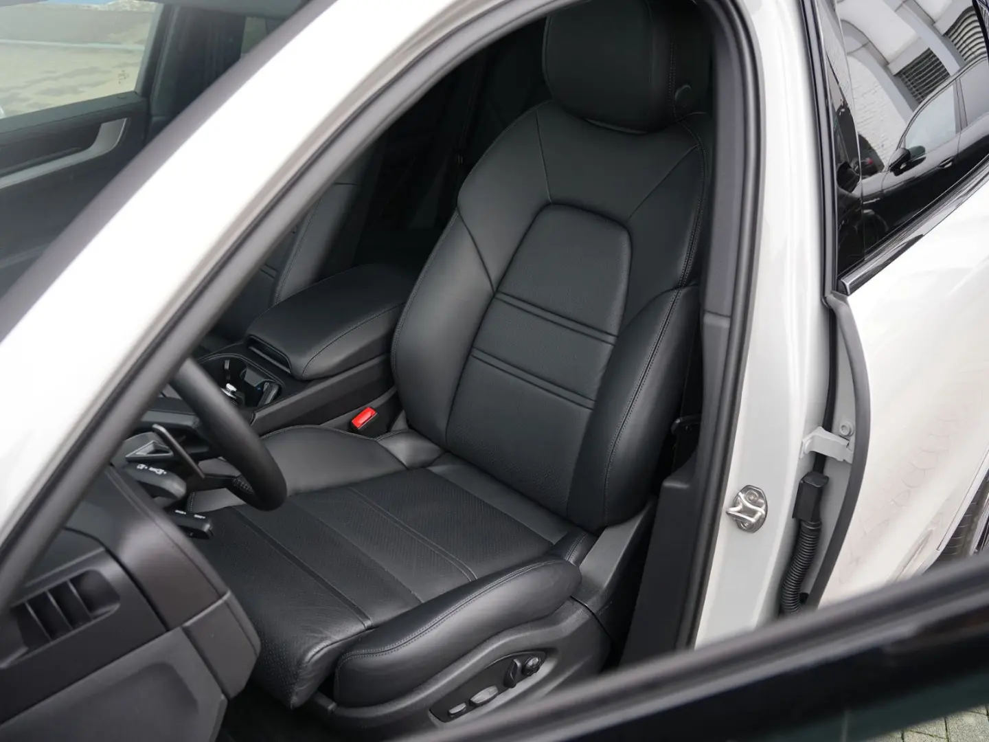 E-Hybrid Coupé SPORTDESIGN-PAKET-INNODRIVE-BOSE